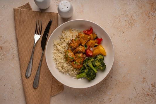 Organic Creamy Chicken with Flavoured Rice, Fresh Vegetables and a Rich Creamy Sauce